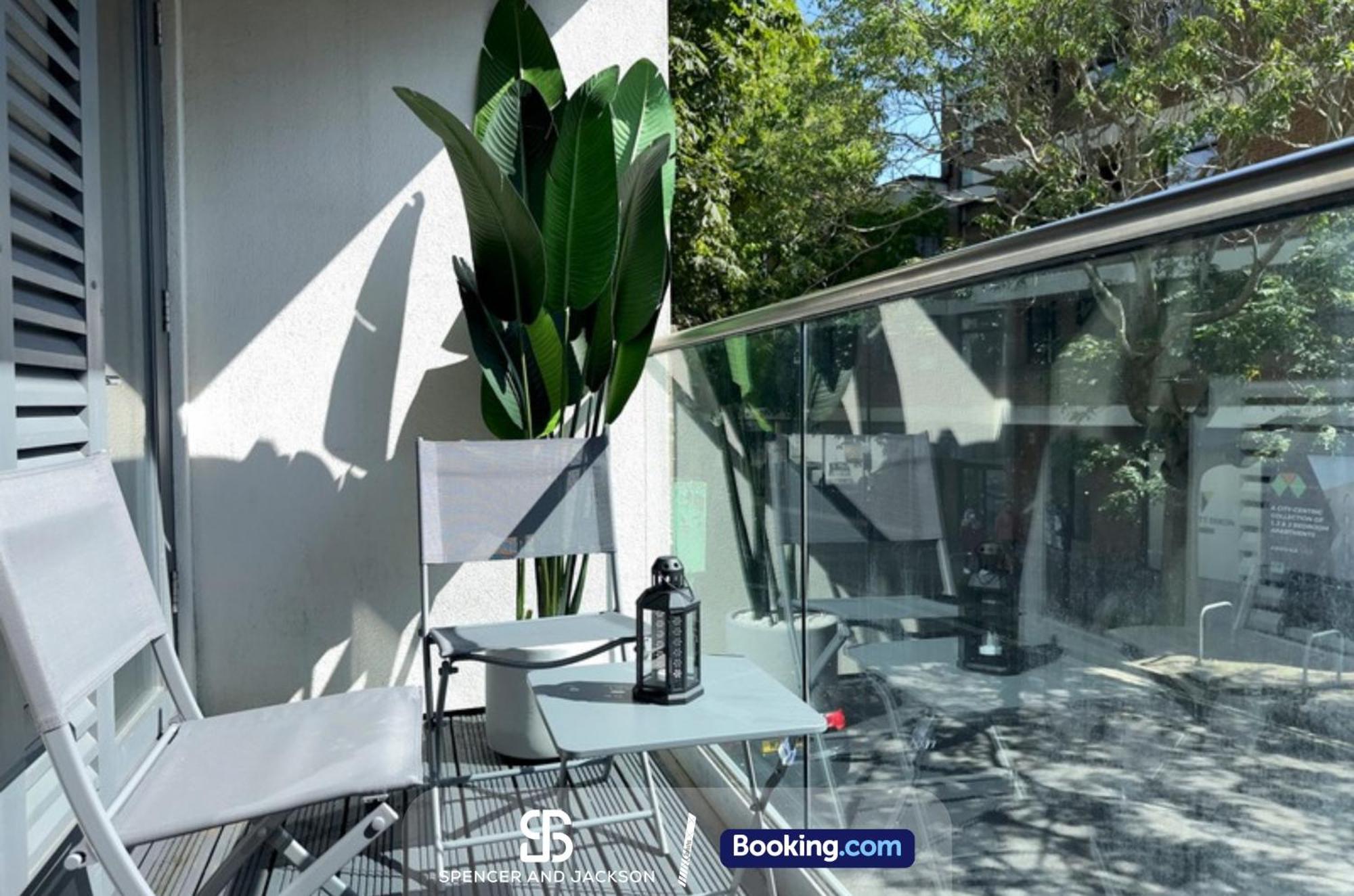 1 Bedroom City Centre Apartment Near The University And Bodleian Library By Spencer And Jackson Short Lets & Serviced Accommodation Oxford Exteriör bild