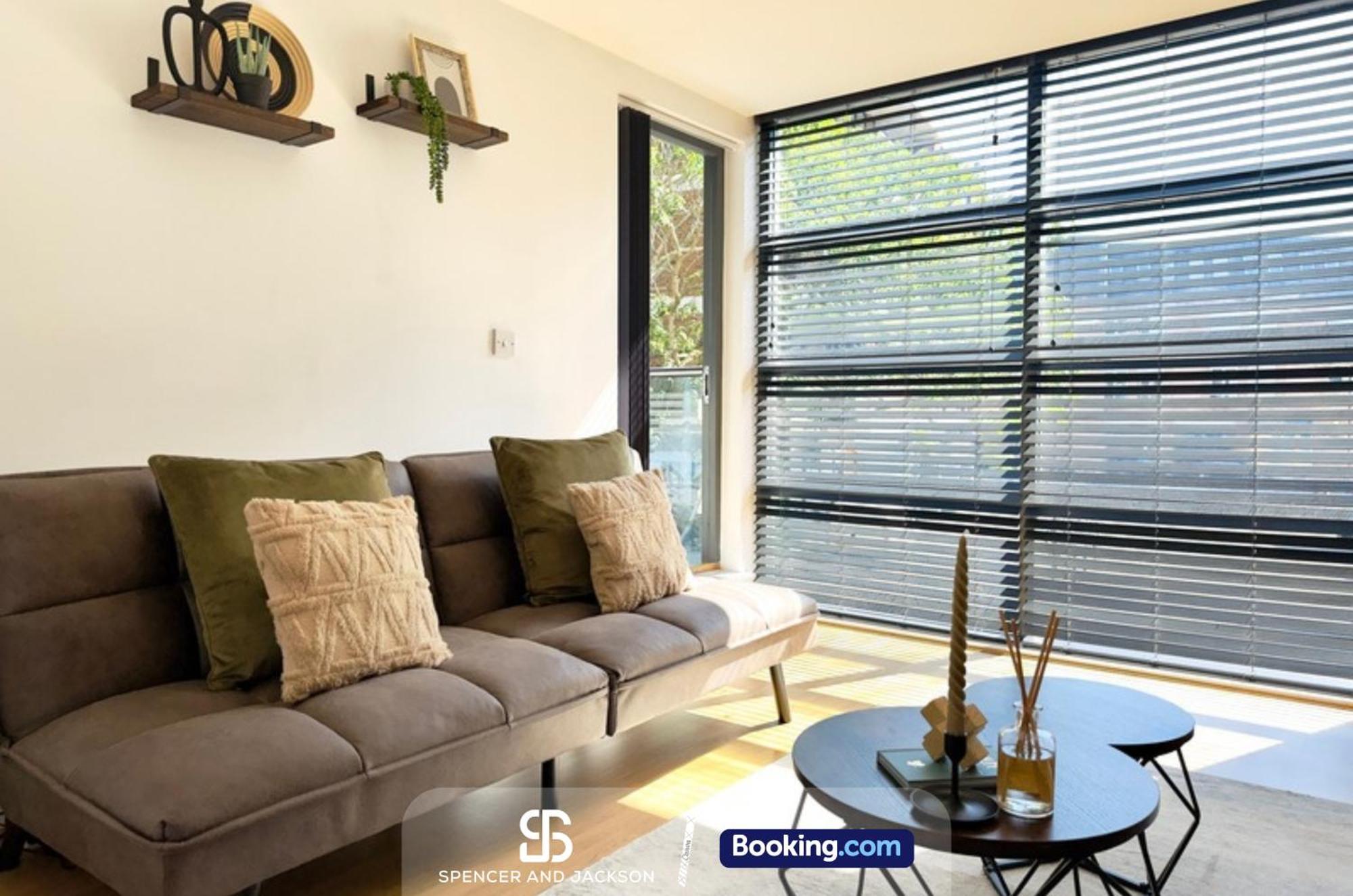 1 Bedroom City Centre Apartment Near The University And Bodleian Library By Spencer And Jackson Short Lets & Serviced Accommodation Oxford Exteriör bild