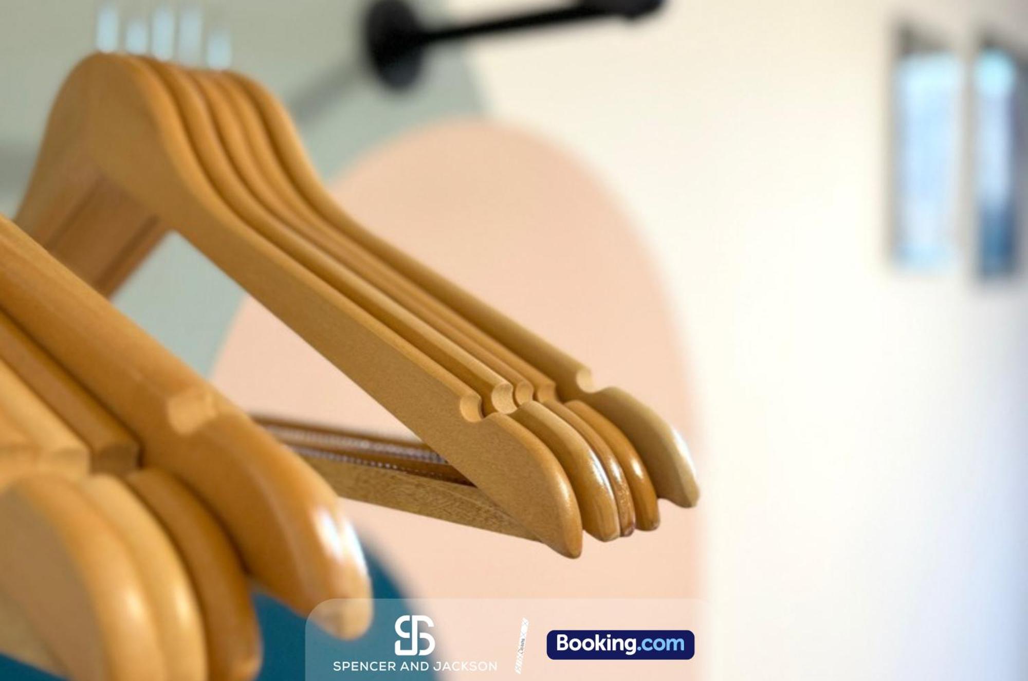 1 Bedroom City Centre Apartment Near The University And Bodleian Library By Spencer And Jackson Short Lets & Serviced Accommodation Oxford Exteriör bild