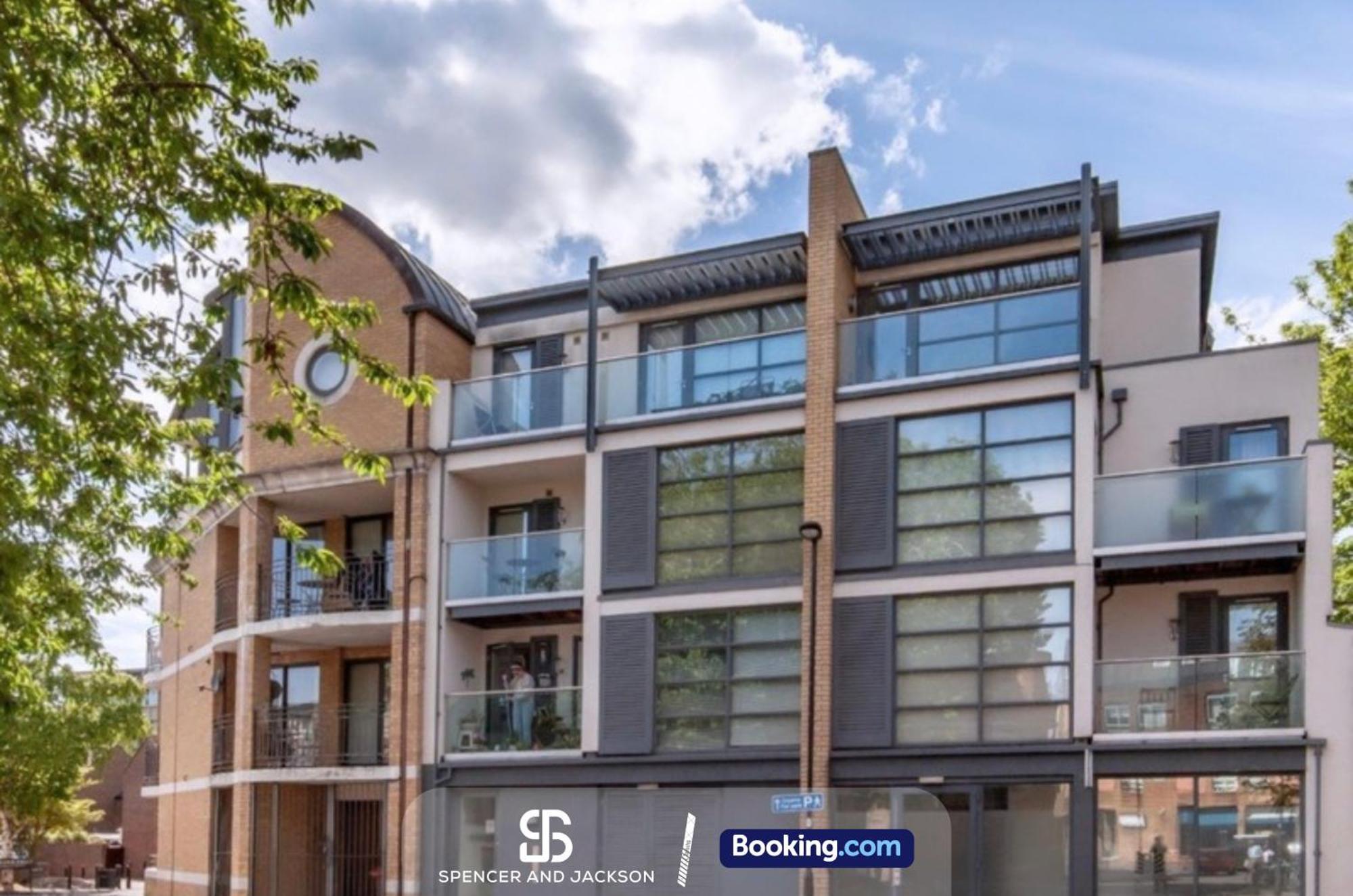 1 Bedroom City Centre Apartment Near The University And Bodleian Library By Spencer And Jackson Short Lets & Serviced Accommodation Oxford Exteriör bild